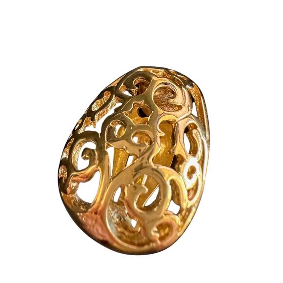 Yves Saint Laurent Logo Arabesque Pattern Gold Plate Engraved Earrings - Clip On - Picture 4 of 10